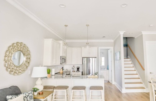 Gulf Shores Cottage | The Driftwood Haus: A Minimalist Beach Cottage