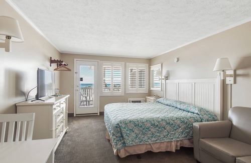 Panama City Beach Hotel | The Driftwood Lodge