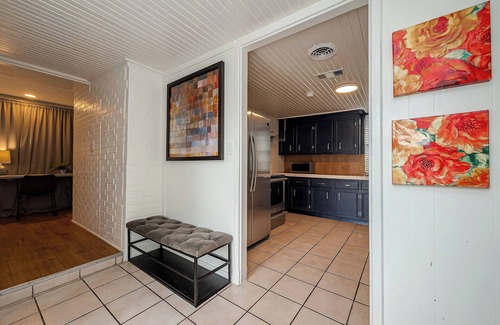 Garden Oaks Apartment | The Du—Charming 1 BR Bungalow in Garden Oaks