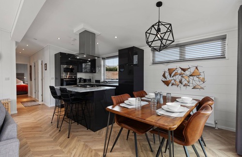 Canaston Bridge House | The Duck Pond - Countryside, Hot Tub