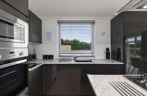 Canaston Bridge House | The Duck Pond - Countryside, Hot Tub