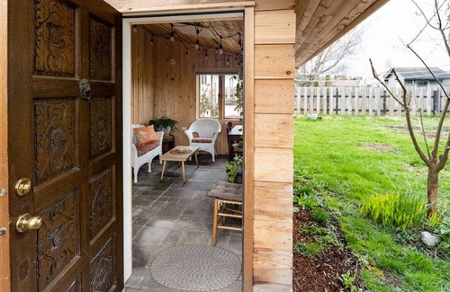 North Cowichan House | The Duncan House · The Willow House