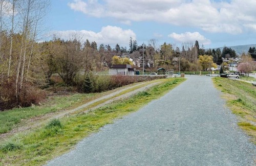 North Cowichan House | The Duncan House · The Willow House