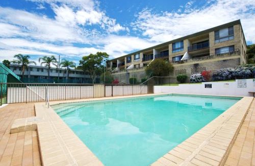 Fingal Bay Apartment | The Dunes15 fabulous unit with pool tennis court and across the road to the beach