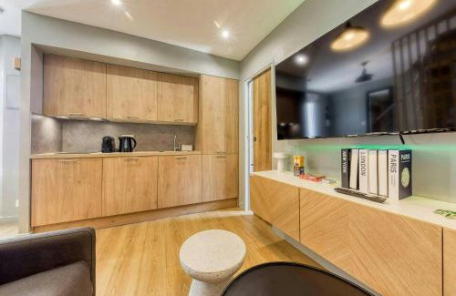 Bagnolet Apartment | The Duplex spa Paris