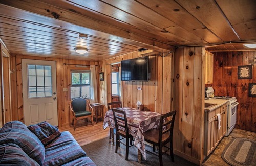 Lincoln Cabin | The Eagle Cliff HomeAway from Home at the PEMICABINS