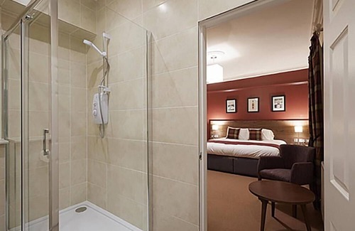 Dornoch Bed & Breakfast | The Eagle Hotel