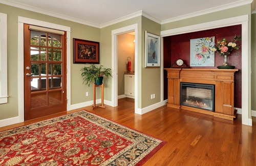 Cathcart House | The Eagle's Nest - Mountain View 3BD House Perched on 2 Country Acres