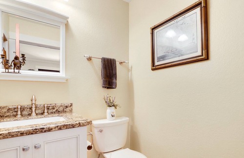 Cathcart House | The Eagle's Nest - Mountain View 3BD House Perched on 2 Country Acres