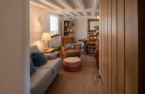 Ty Croes House | The Eagles - A three bedroom, holiday cottage in Aberffraw