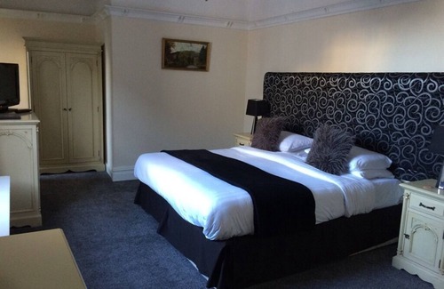 Llanrwst Hotel | The Eagles Hotel
