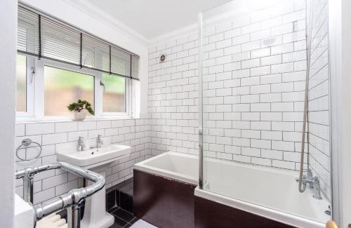 West Ealing Apartment | The Ealing Villa