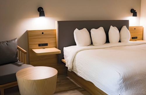 East Sandwich Hotel | The Earl of Sandwich Motel