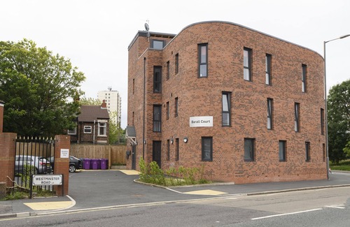 Kirkdale Apartment | The Eaton, Barall Court