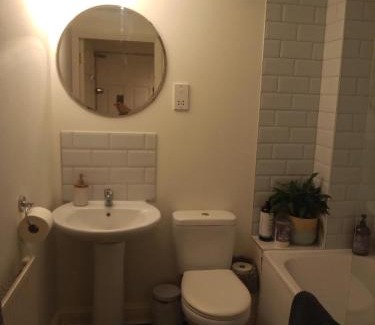 Glastonbury Apartment | The Eaves, Glastonbury High Street 2 bed 2 bathroom apartment