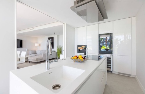 La Gaspara House | The Edge Estepona Luxury Frontline Beach Apartment