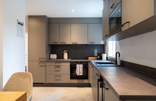 Jambes Apartment | The Edgewater Suites - CITYSCAPE