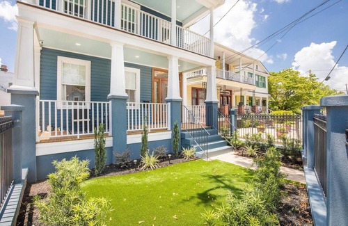 Westside Apartment | The Edisto Suite at 697 King