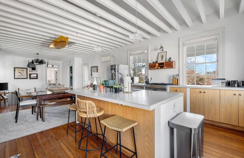 Downtown Charleston Apartment | The Egret: Experience Timeless Elegance