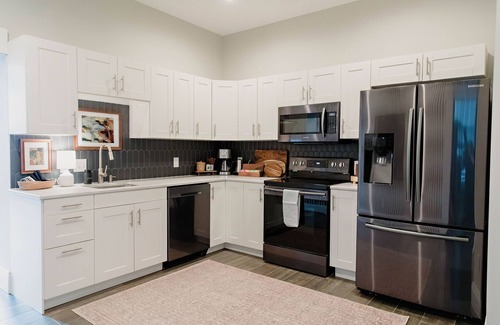 Chillicothe Apartment | The Eleanor- Modern Downtown 2 Bedroom Apartment