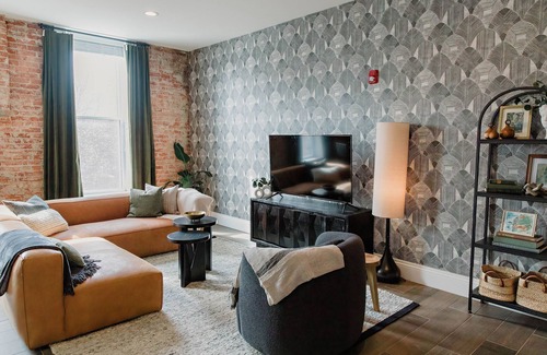 Chillicothe Apartment | The Eleanor- Modern Downtown 2 Bedroom Apartment