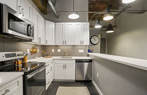 Capitol Hill Apartment | The Elegant Loft