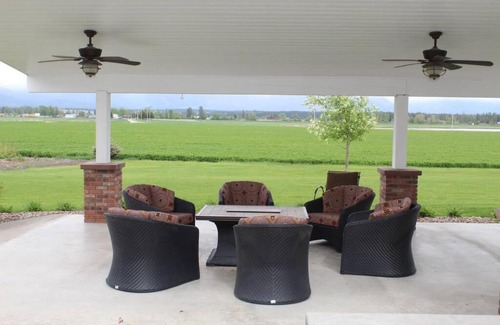 Kalispell Villa | The Elegant Montana Farmhouse