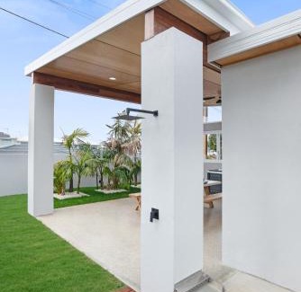 Christies Beach Apartment | The Elements l Fire l 4 Stunning Apartments each with Private Outdoor Dining l Walk to the Beach l Family Friendly l Wifi l Netflix l Outdoor Shower l Communal BBQ Pavilion and Lawn Area l