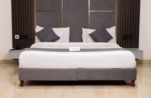 Noida Hotel | The Eliot Hotel & Banquet