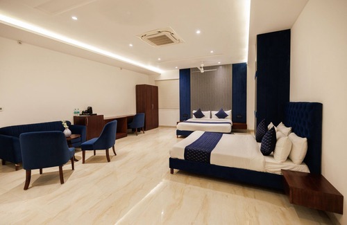 Noida Hotel | The Eliot Hotel & Banquet