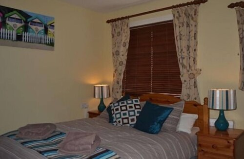 Middleton-on-Sea Hotel | The Elmer