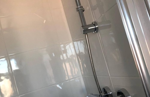 Hull Bed & Breakfast | The Embassy Hotel