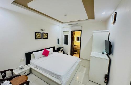 Hai Ba Trung Apartment | The Emerald Lotus Hanoi-Elegant Stay with Rooftop Pool & Elevator Near Old Quarter