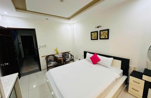 Hai Ba Trung Apartment | The Emerald Lotus Hanoi-Elegant Stay with Rooftop Pool & Elevator Near Old Quarter