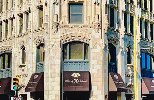 Downtown San Antonio Hotel | The Emily Morgan Hotel - A DoubleTree by Hilton
