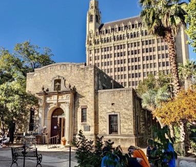 Downtown San Antonio Hotel | The Emily Morgan Hotel - A DoubleTree by Hilton