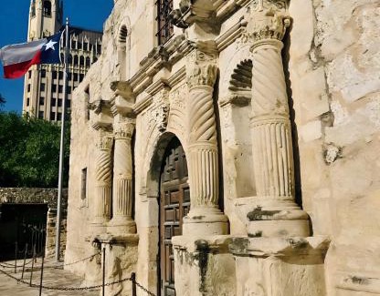 Downtown San Antonio Hotel | The Emily Morgan Hotel - A DoubleTree by Hilton
