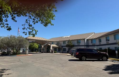 Roswell Hotel | The Enchanted Suites & Residence
