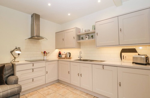 Langport Cottage | THE END, character holiday cottage, with a garden in Langport