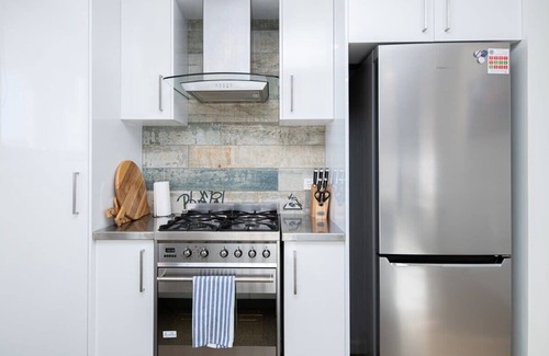 Orange Villa | The Endsleigh II - Cosy 2 Bedroom Villa, near CBD