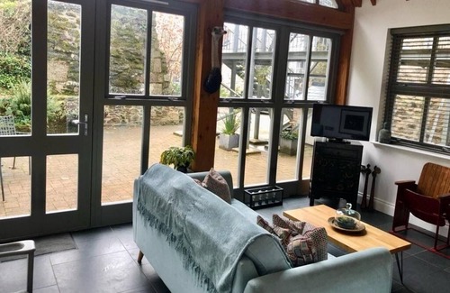 Mylor Cottage | The Engine House, Stylish Heritage 2 bedroom Cornish Gem