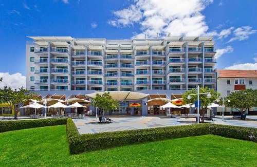 The Entrance Apartment | The Entrance Waterfront Resort, Unit 606