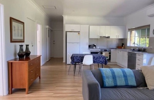 Esperance Apartment | The EOS 2, Esperance
