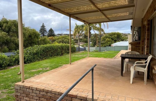 Esperance Apartment | The EOS 2, Esperance