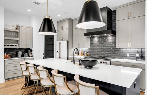 Burnet House | The Escape at 212 | Concierge Services | Promos Available
