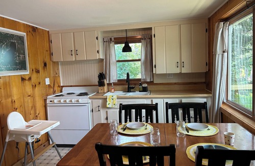 Harrison Cottage | The Escape at Bluegill Lake! No Cleaning Fee Lakefront Family Friendly, Fishing!