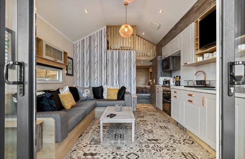 Wiseman's Bridge House | The Escape - Luxury Pod, Close to Beach