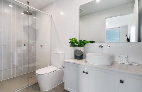 Moana Apartment | The Esplanade - Luxuriously Styled New 3 Bed Apt