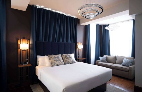 Gastonia Hotel | The Esquire Hotel Downtown Gastonia, an Ascend Collection Hotel
