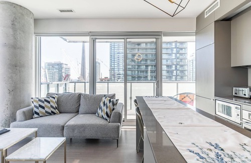 Downtown Toronto Apartment | The Estate Entertainment District